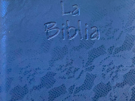 Biblia azul canto blanco sin cierre - TLA Cheap